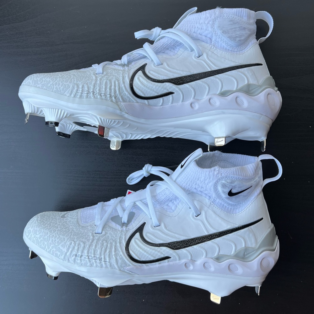 Nike Alpha Huarache NXT
Womens softball Cleats